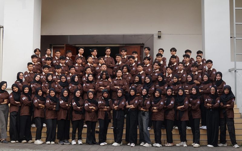 Tim Suffix Konveksi Jogja dengan seragam custom